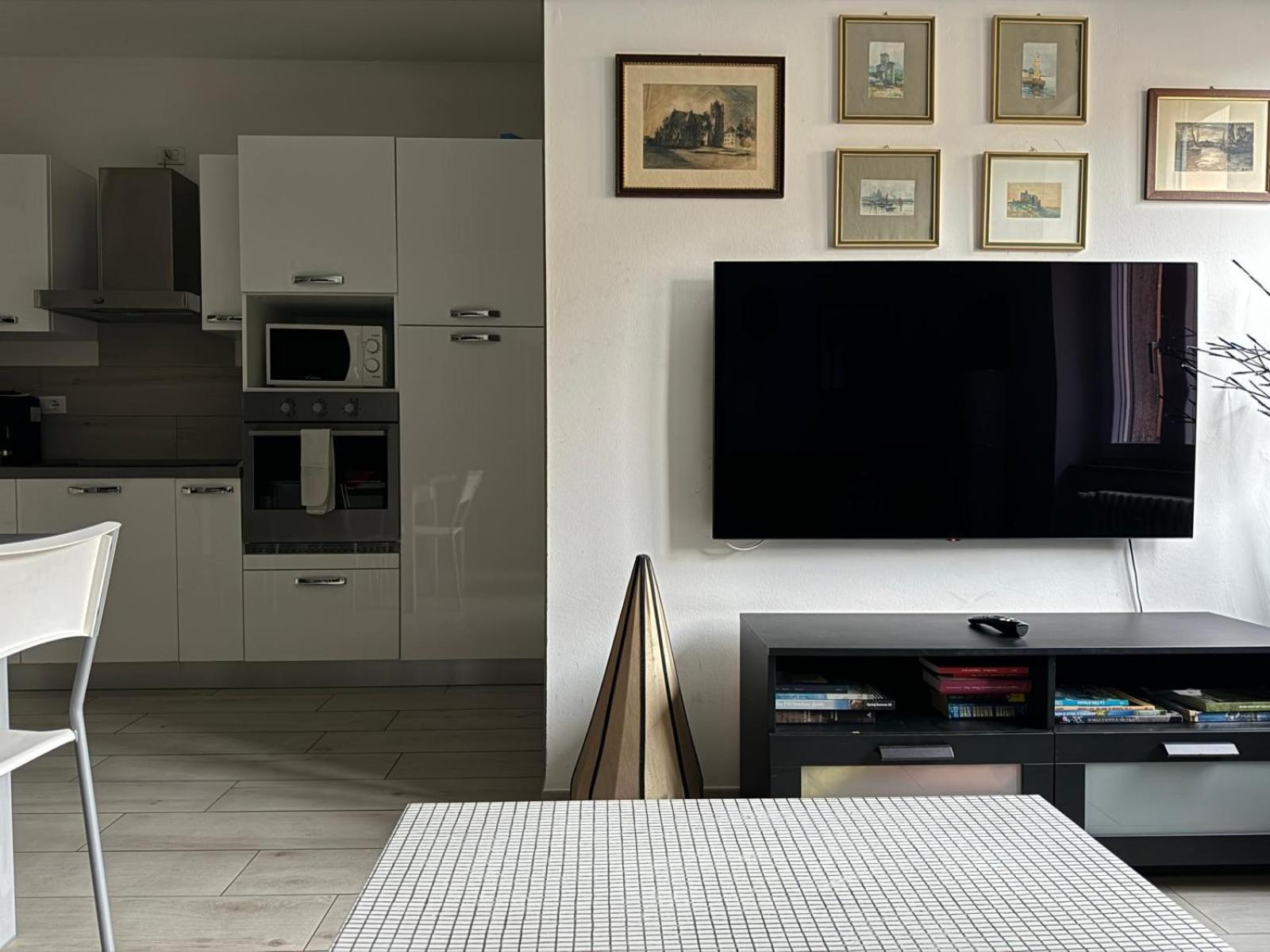 The Lighthouse - Central Apartment Aosta Bagian luar foto