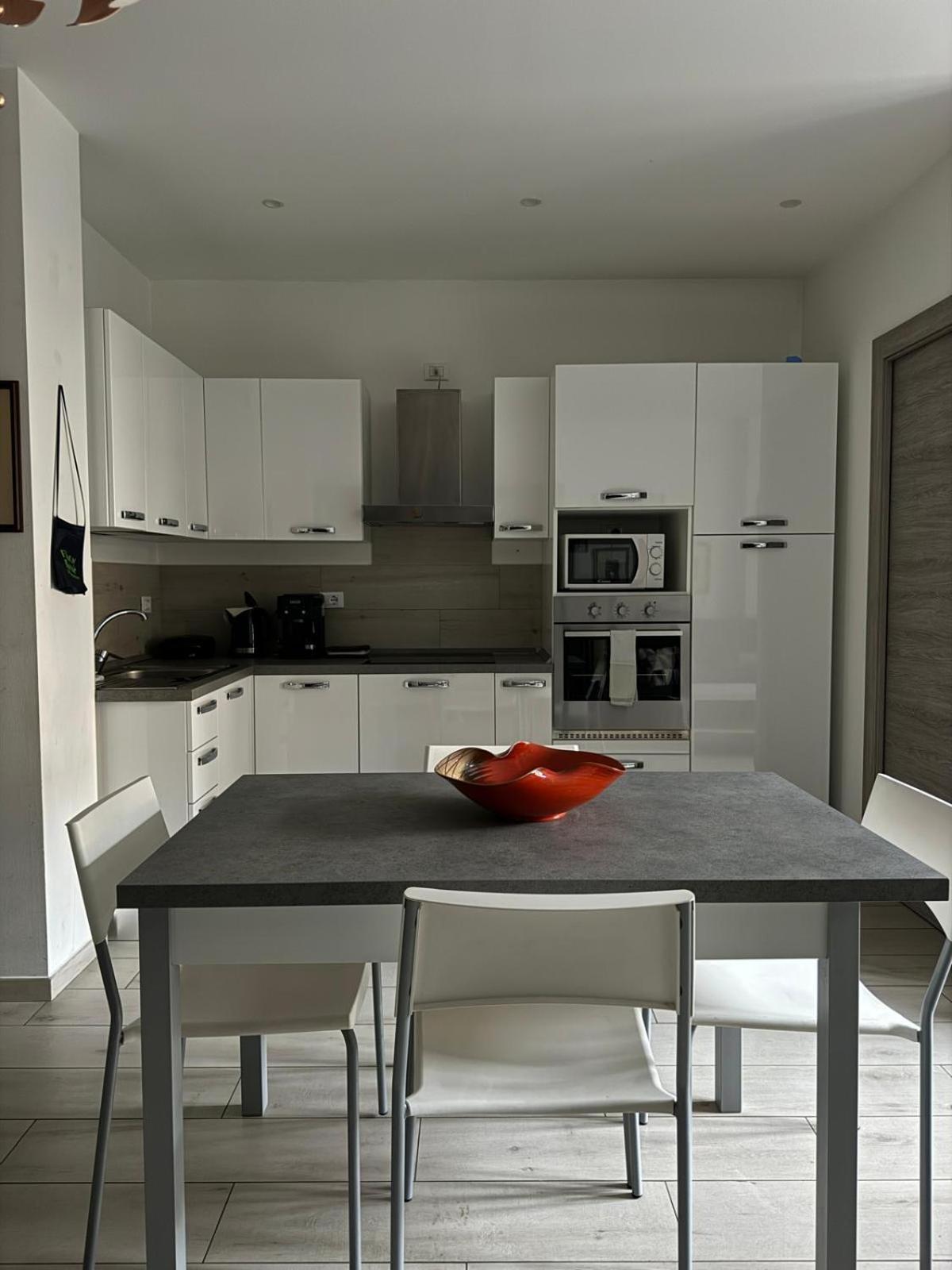 The Lighthouse - Central Apartment Aosta Bagian luar foto
